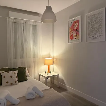 Centrico Y Moderno En * ビルバオ