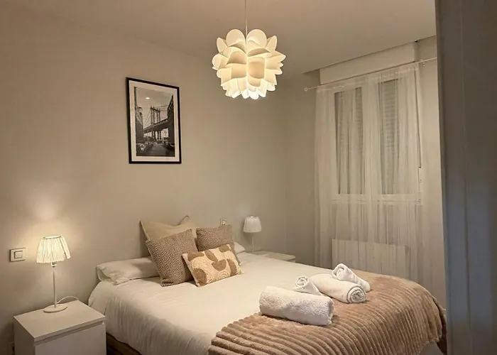 Centrico Y Moderno En ビルバオ